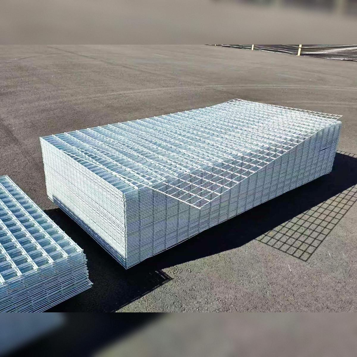 1200 x 2400mm 100x50 D5 Hot Dip Galvanized Welded Wire Mesh - Image 3