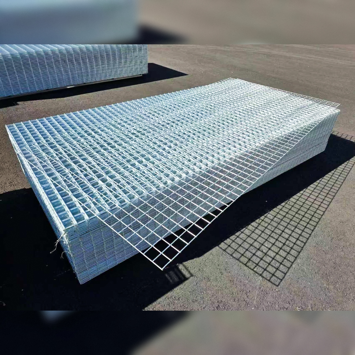1200 x 2400mm 50x50 D4 Hot Dip Galvanized Welded Wire Mesh - Image 4